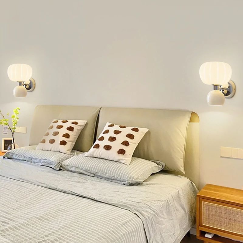 Modern Cream LED Wall Lamp for Ambient and Accent Lighting – Stylish Wall Sconce for Indoor Use