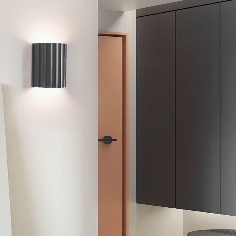Modern Half-Circle Resin Wall Sconce – Stylish Indoor Wall Lamp for Living Room and Bedroom Lighting-1