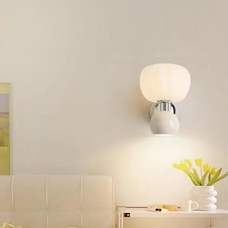 Modern Cream LED Wall Lamp for Ambient and Accent Lighting – Stylish Wall Sconce for Indoor Use