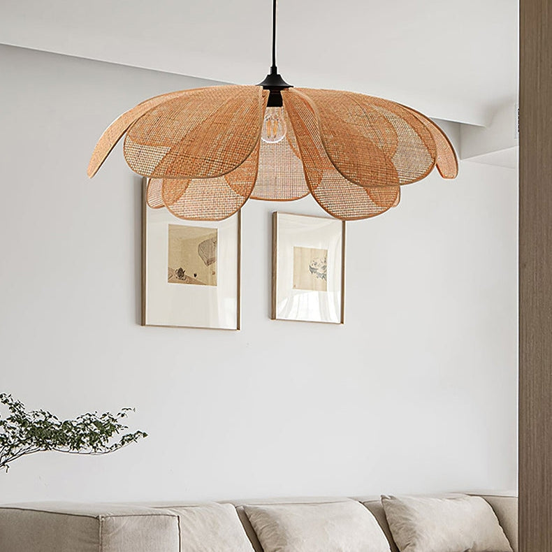 Rustic Rattan Petal Pendant Light - Elegant Shade for Cozy Spaces