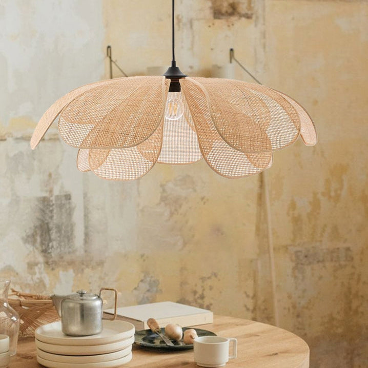 Rustic Rattan Petal Pendant Light - Elegant Shade for Cozy Spaces