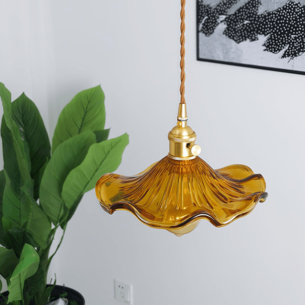 Elegant Hibiscus Flower Lamp - Stylish Home Decor & Ambiance