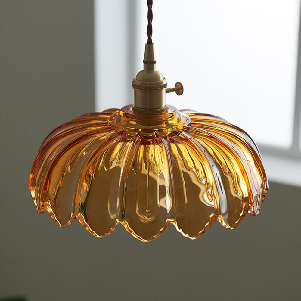 Elegant Vintage Flower Pendant Lamp - Timeless Floral Design