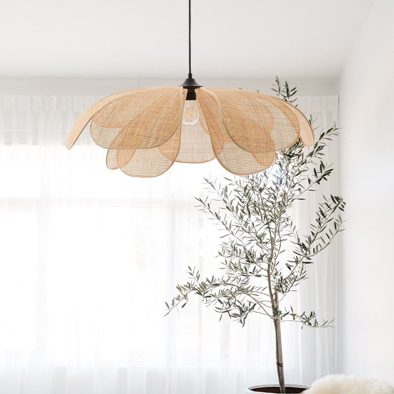 Rustic Rattan Petal Pendant Light - Elegant Shade for Cozy Spaces