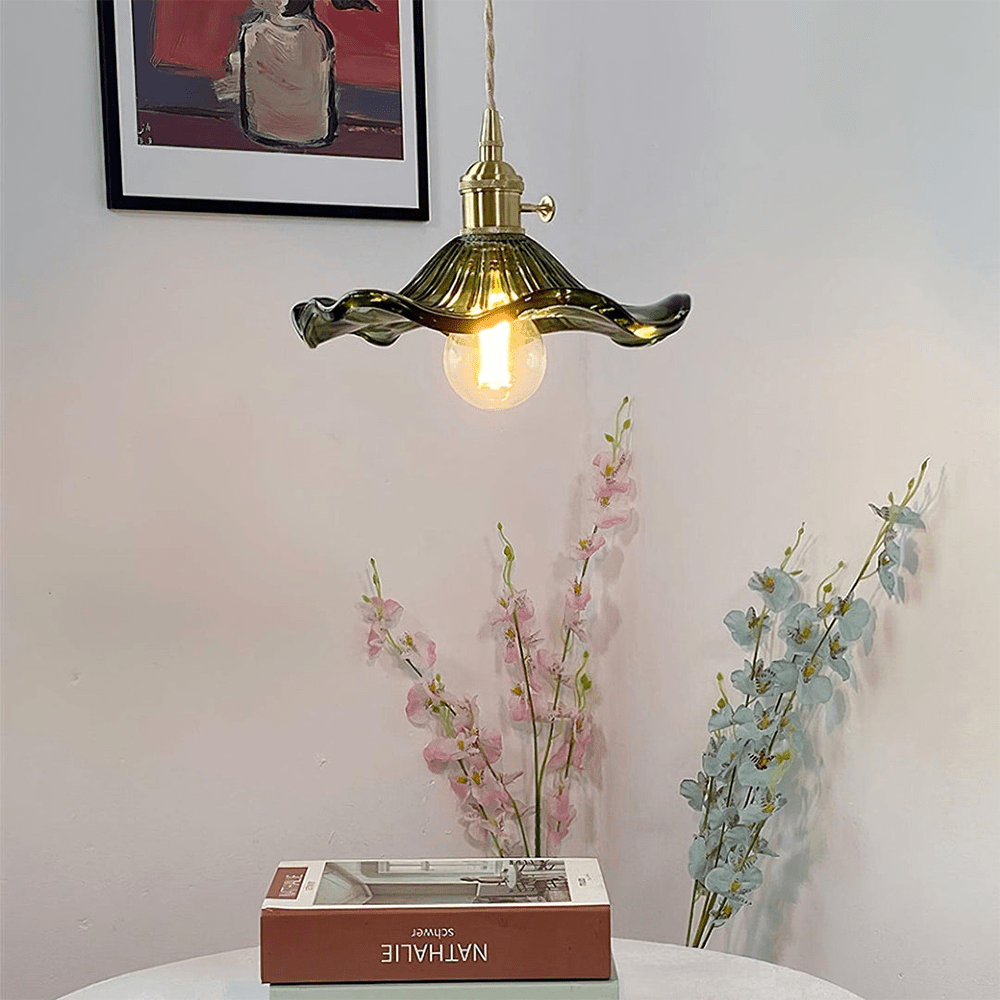 Elegant Hibiscus Flower Lamp - Stylish Home Decor & Ambiance