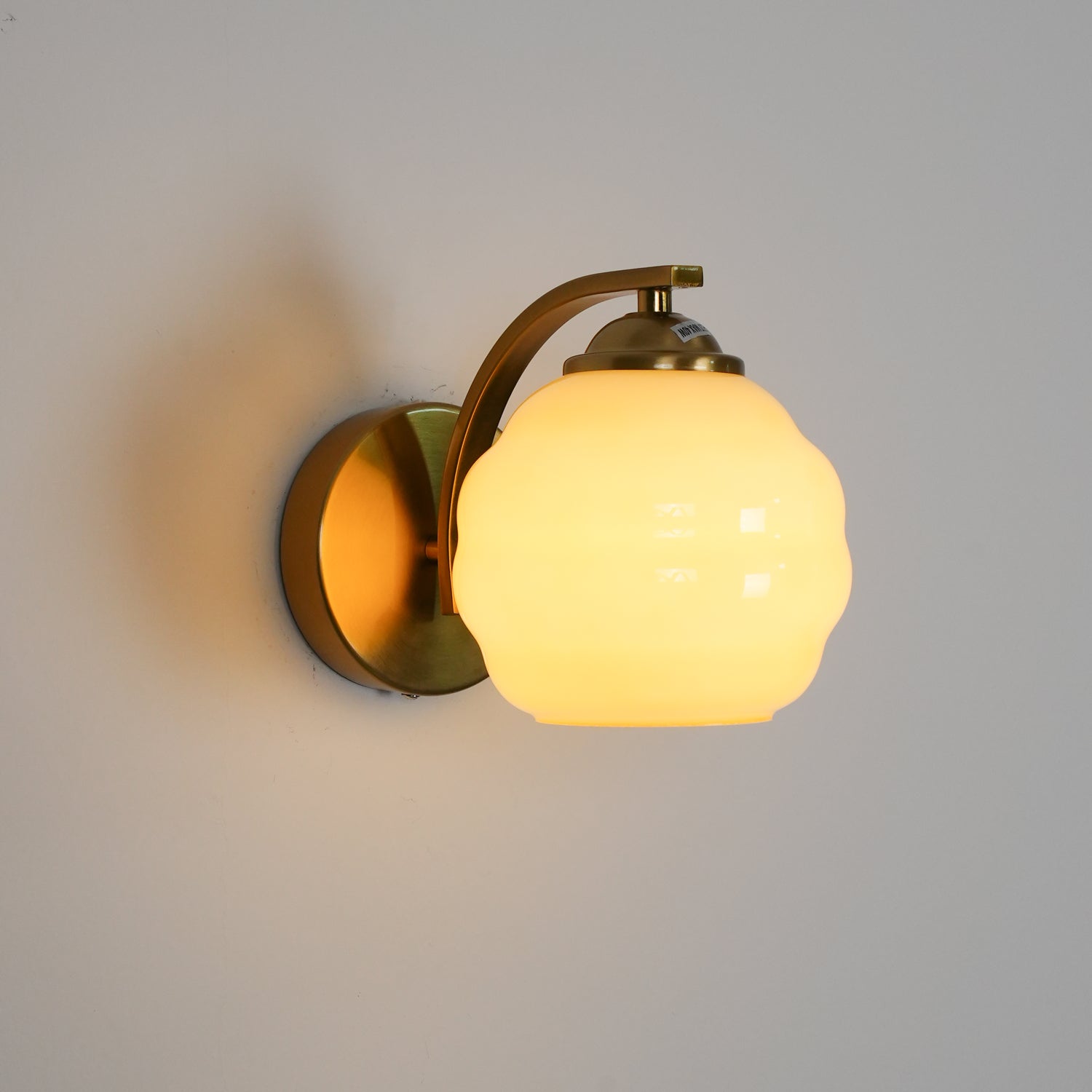 Elegant Art Deco Vintage Wall Lamp - Timeless Design & Charm