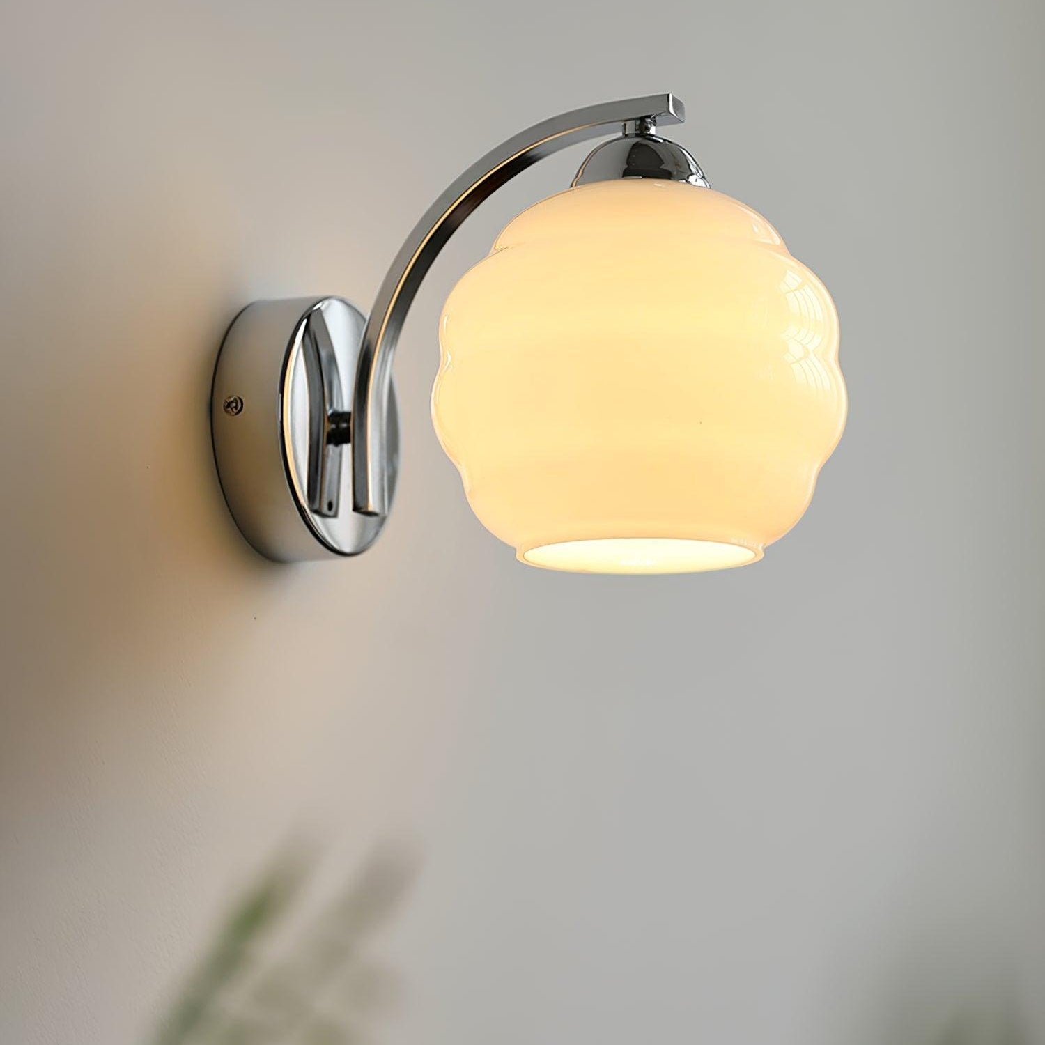 Elegant Art Deco Vintage Wall Lamp - Timeless Design & Charm