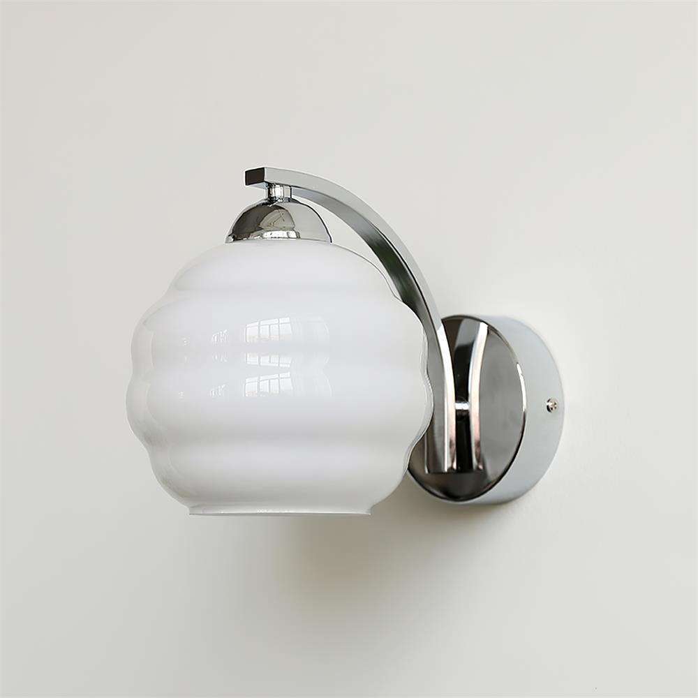 Elegant Art Deco Vintage Wall Lamp - Timeless Design & Charm