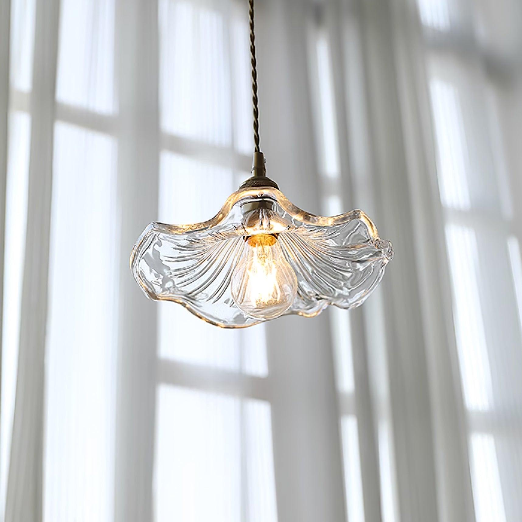 Elegant Flower Glass Pendant Light – Stunning Home Illumination