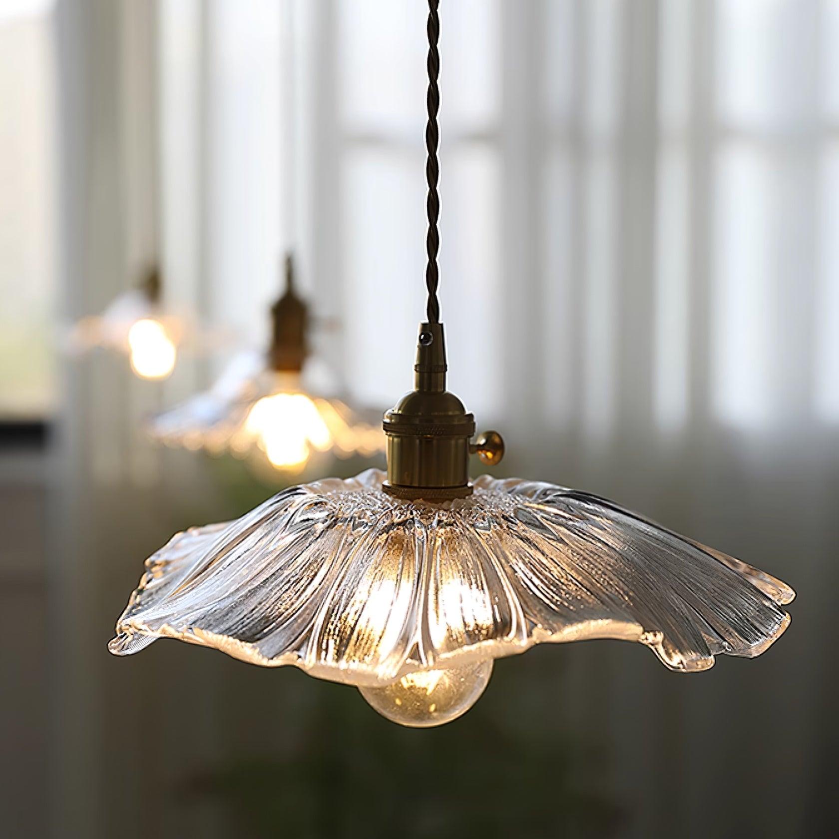 Elegant Flower Glass Pendant Light – Stunning Home Illumination