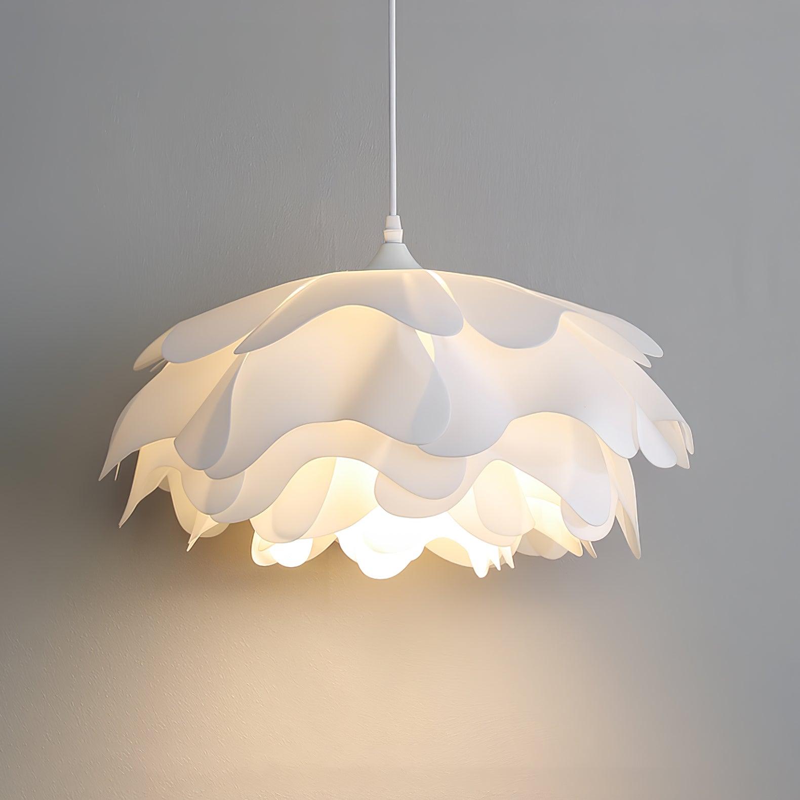 Elegant Flower-Shaped White Pendant Lamp – Modern Lighting Design