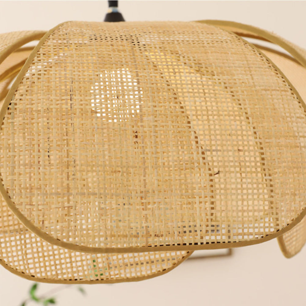 Rustic Rattan Petal Pendant Light - Elegant Shade for Cozy Spaces