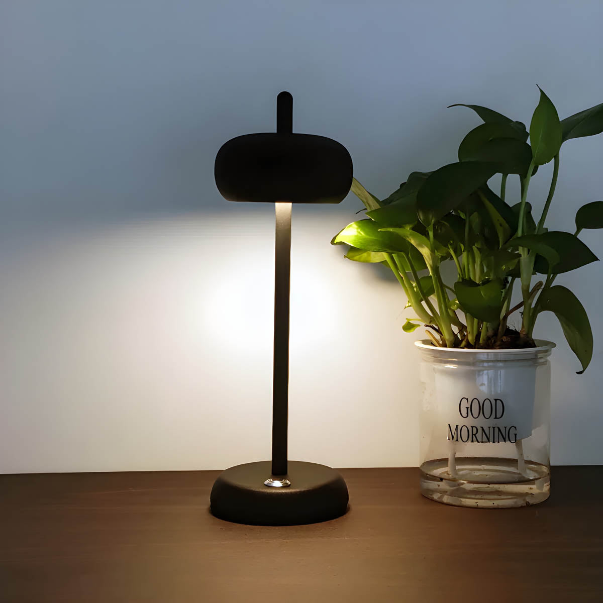 SleekGlow Lamp | Modern Table Lamp Illumix