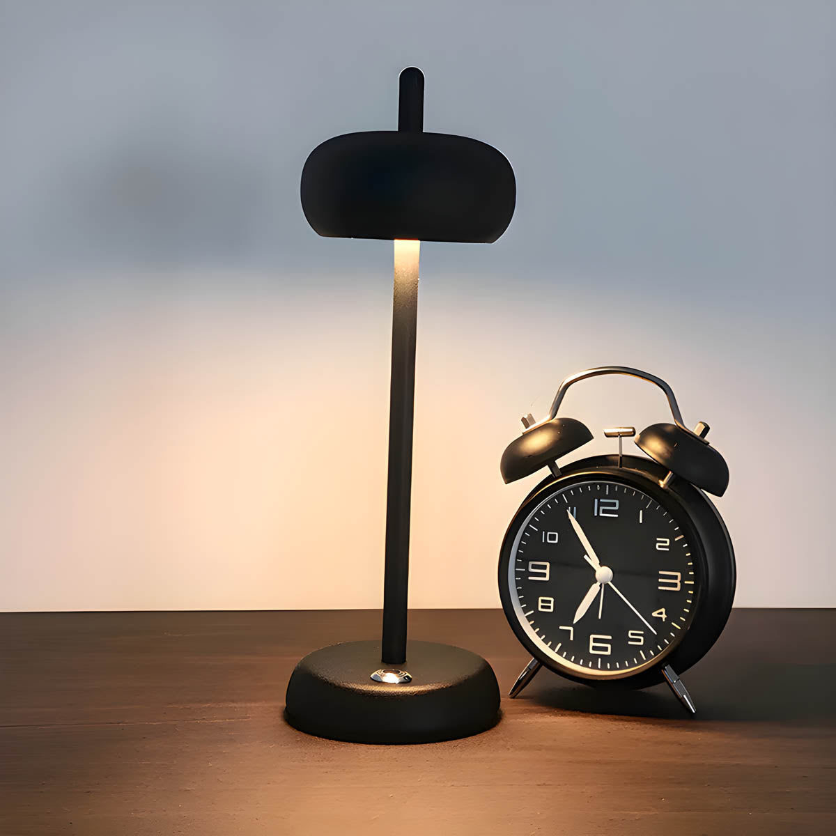 SleekGlow Lamp | Modern Table Lamp Illumix