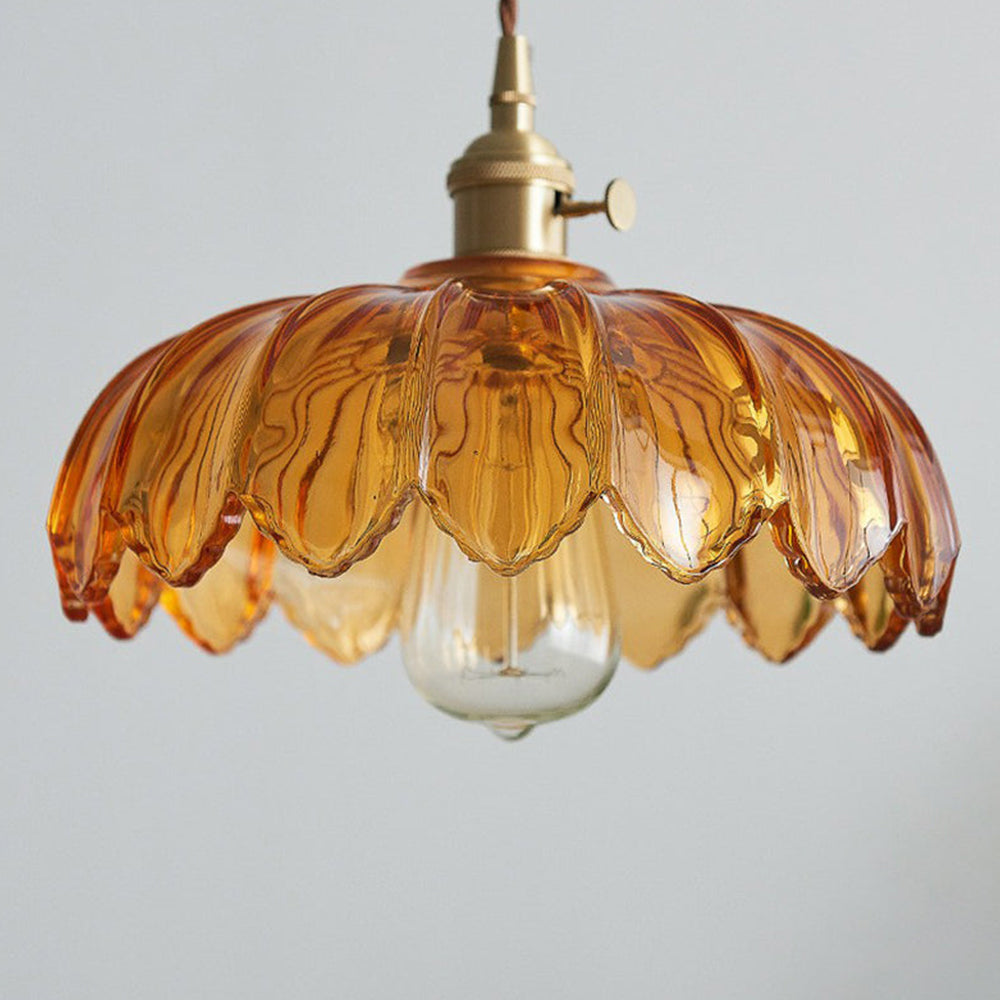 Vintage Floral Pendant Lamp - Elegant Design for Timeless Charm