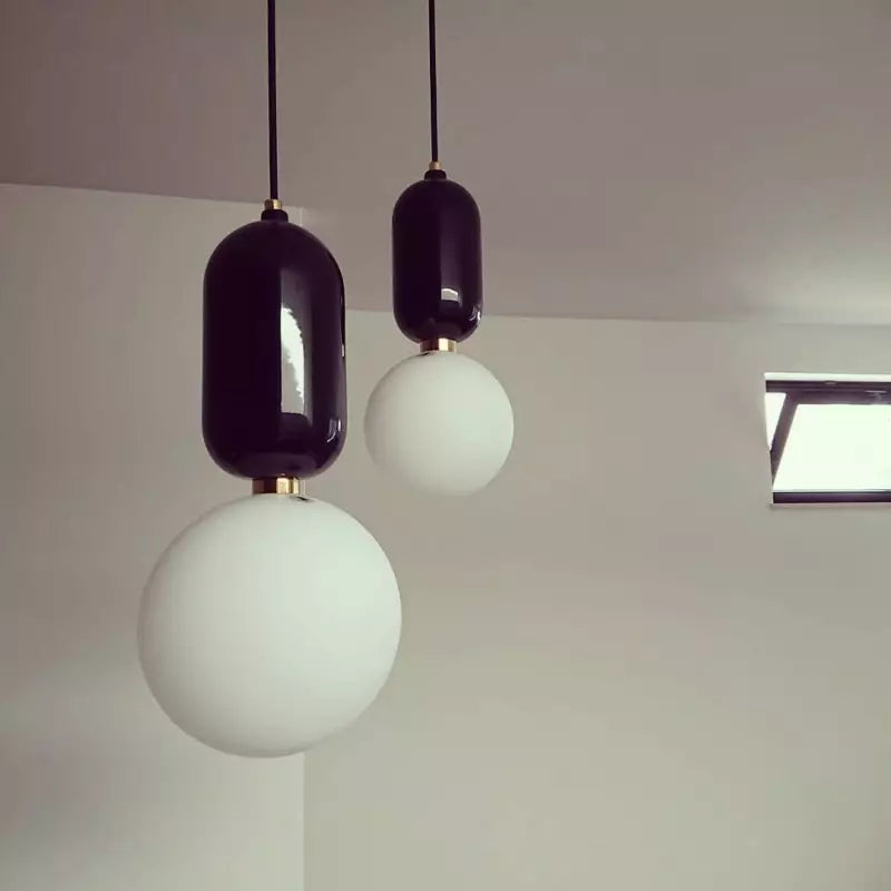 Elegant Balls Pendant Lamp - Modern Design for Stylish Spaces