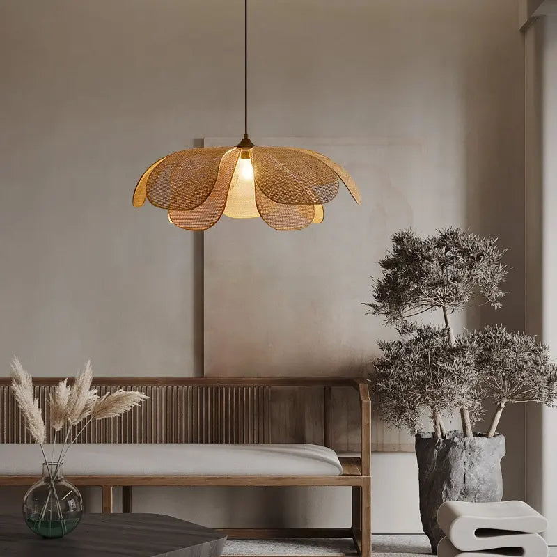 Rustic Rattan Petal Pendant Light - Elegant Shade for Cozy Spaces